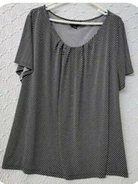 Liz Claiborne Career Woman, Black & White Striped Short Sleeve Scoop Neck Top 2X